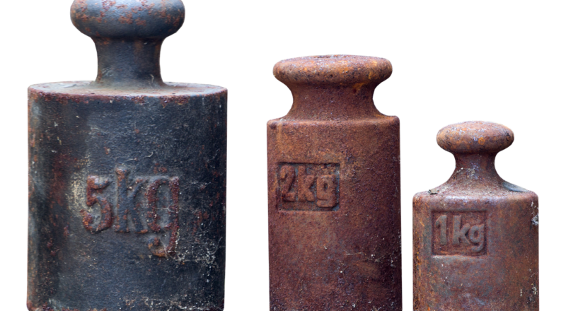 Hoe je metalen weegt zonder professionele weegschaal
