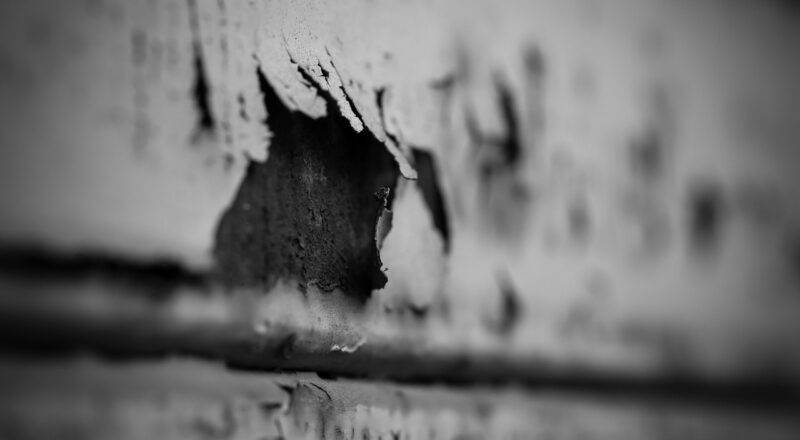 Wat je nooit zelf uit elkaar mag halen vanwege gevaarlijke stoffen